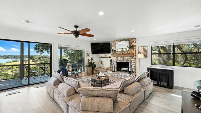 Photo - 1240 Canyon Springs Dr Unit ID1351232P