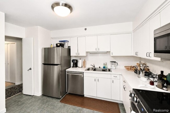 Photo - 5000 Town Center Unit 307