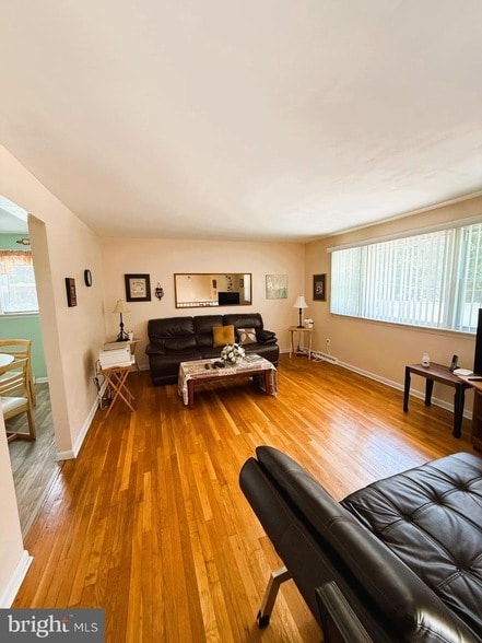 Photo - 13 Thomas Dr