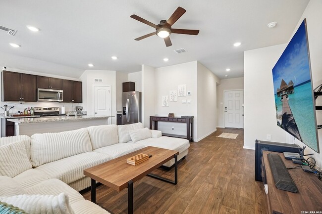 Photo - 841 Bahia Pl
