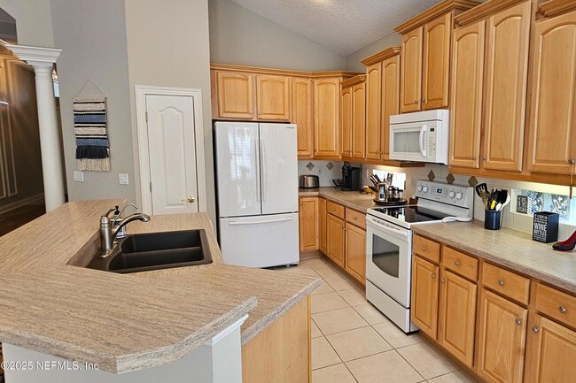 Photo - 212 Island Green Dr