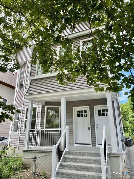 Building Photo - 140 Foster St Unit 2