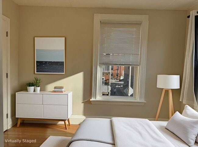 Building Photo - 4 Elbow St Unit 2