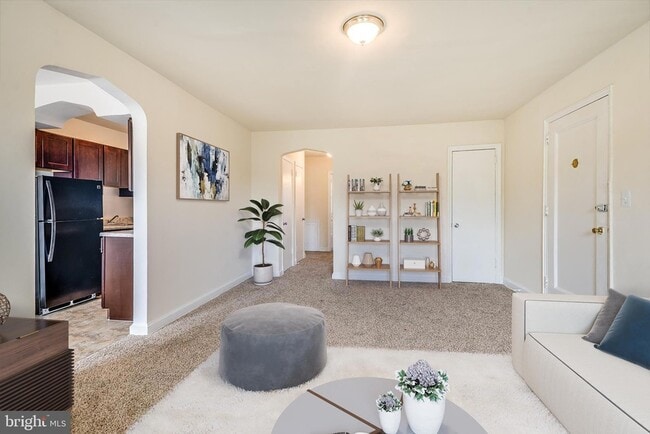 Building Photo - 1527 28th St SE Unit 103