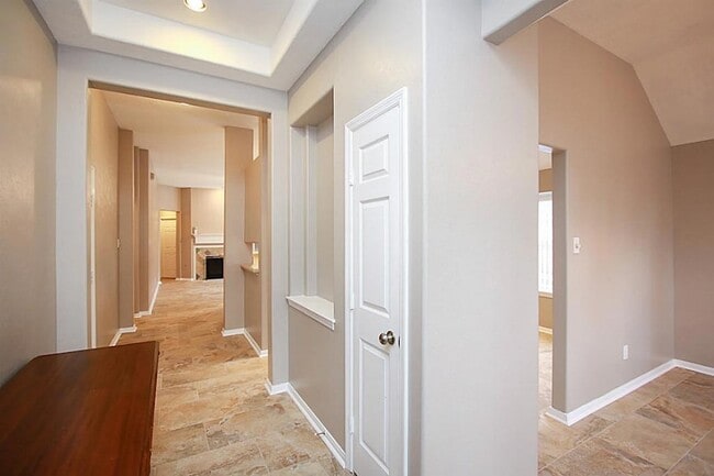 Photo - 155 Avonlea Ct