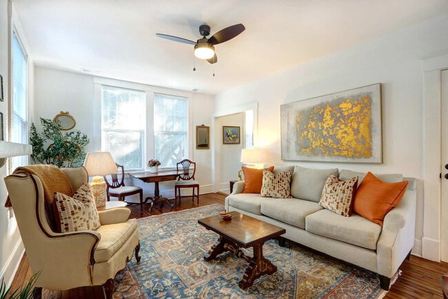 Photo - 306 E Victory Dr Unit ID1369213P