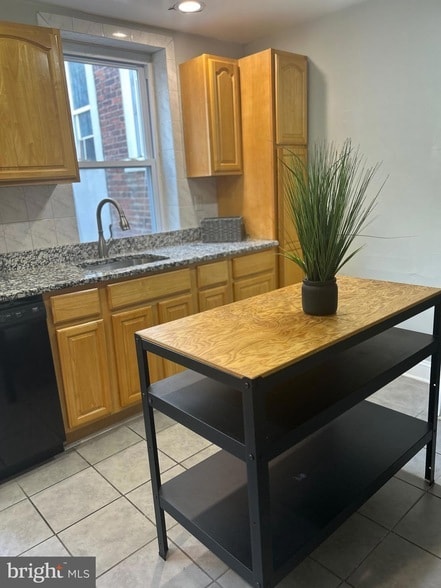 Photo - 429 N 40th St