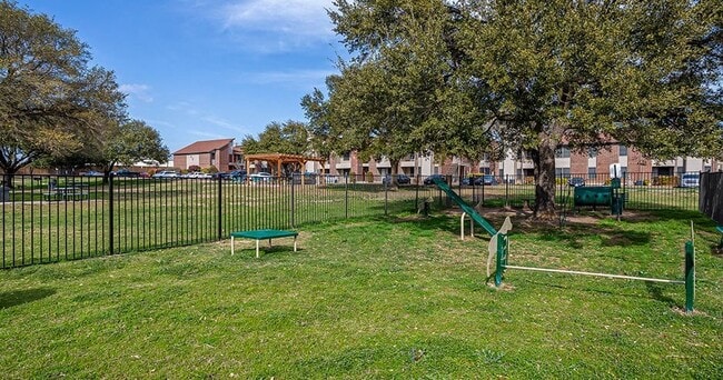 Photo - Brooksfield Apartments