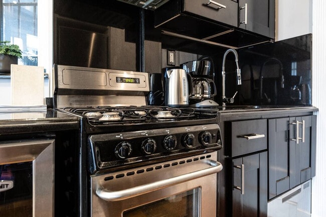 Photo - 697 10th Ave Unit ID1013711P