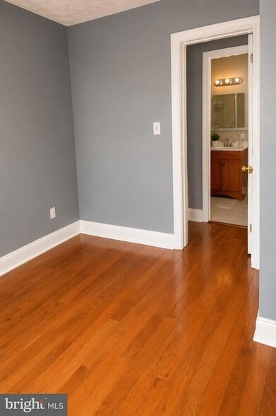 Photo - 59 Galveston Pl SW Unit 2