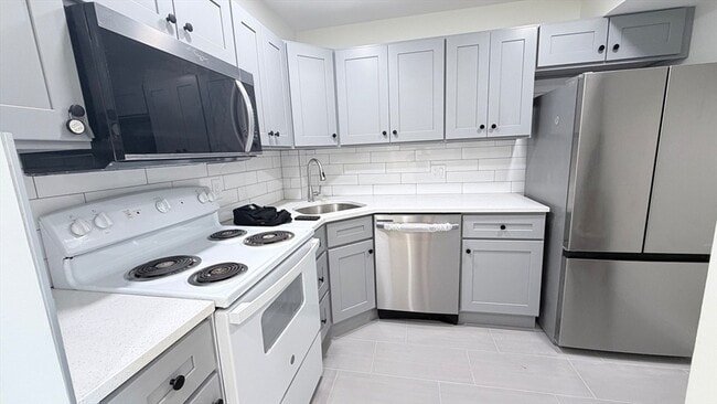 Building Photo - 500 Washington St Unit 207