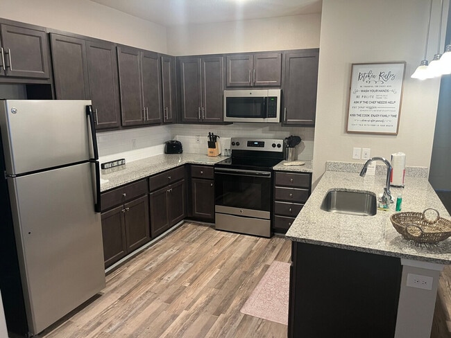 Photo - 1445 Broadcloth St Unit ID1344146P