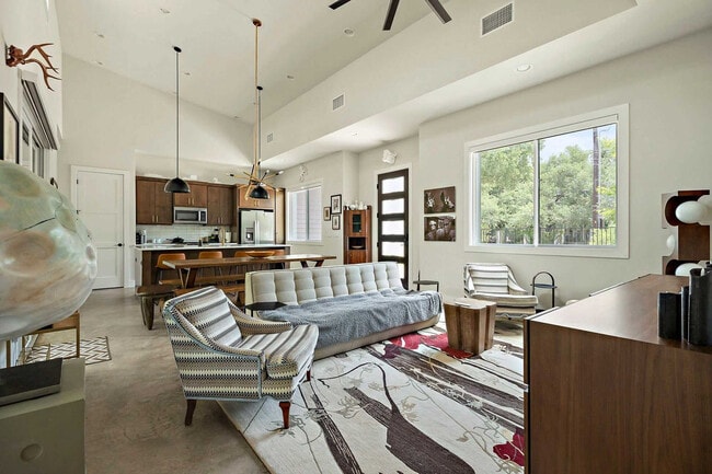 Building Photo - 3608 Pennsylvania Ave Unit ID1262297P