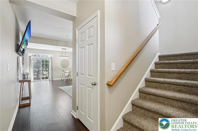 Photo - 270 Milkweed Dr