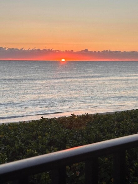 Building Photo - 7430 S Ocean Dr Unit 319