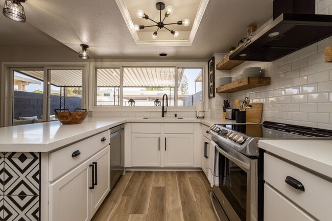 Photo - 5038 N 83rd St