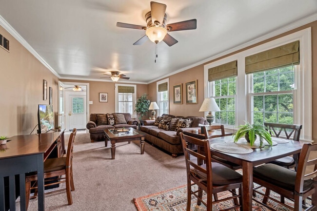 Photo - 42 Old Lancaster Rd Unit SI FL1-ID1321805P