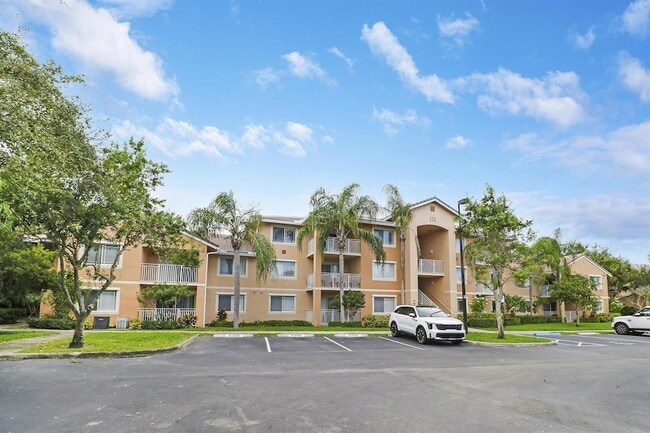 Building Photo - 171 SW Palm Dr Unit 105