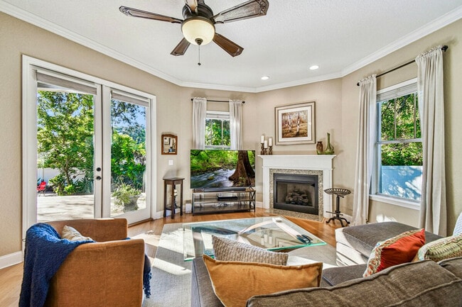 Building Photo - 2804 N Munro St Unit ID1371157P