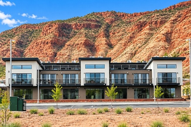 Building Photo - 443 Kane Creek Blvd Unit B302