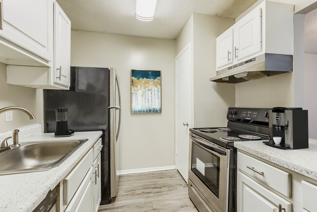 Photo - Royal Oak Apartments