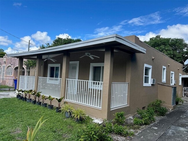 Photo - 261 NW 49th St Unit A