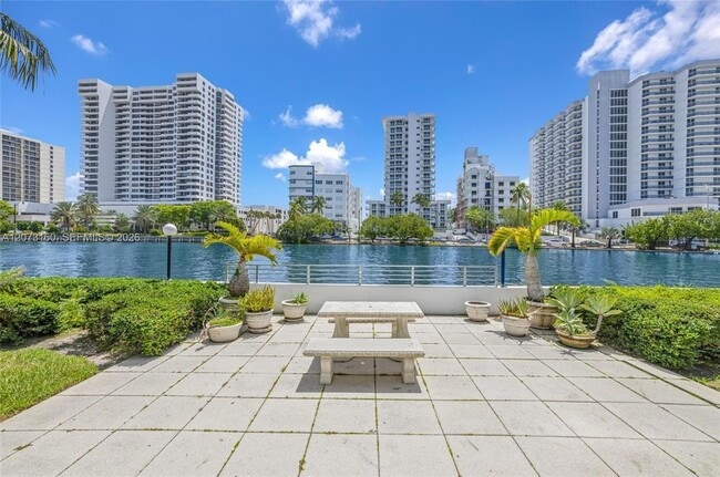 Photo - 2445 Lake Pancoast Dr Unit 4