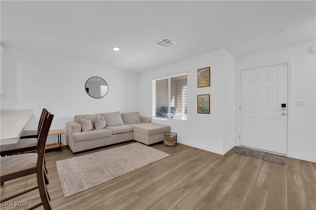 Photo - 6200 Foxes Dl St