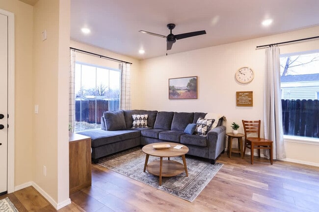 Photo - 717 E Elgin St Unit SI ID1460927P