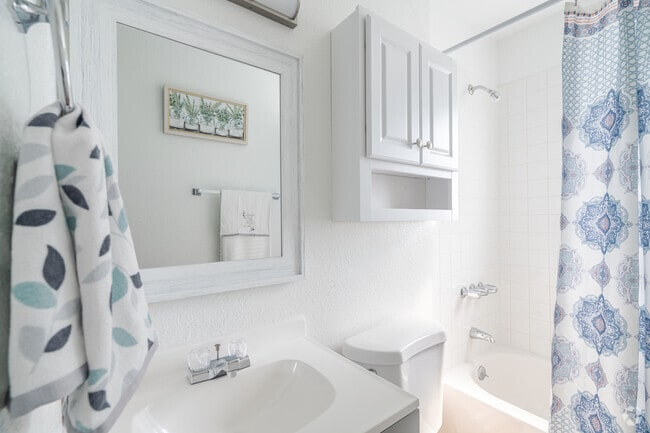 Bathroom - El Camino Homes