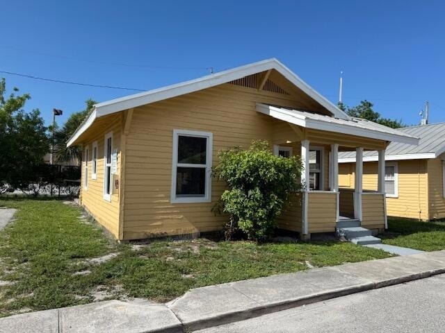 Photo - 400 Metcalf Ct