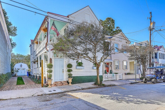 Photo - 38 Bogard St Unit ID1332017P