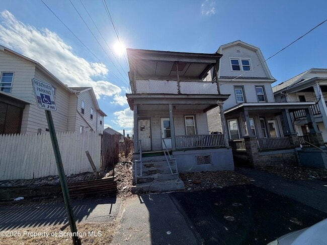 Building Photo - 536 Alder St Unit 2