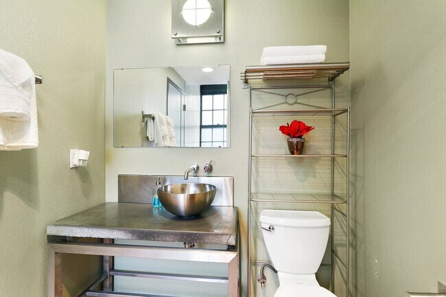 Photo - 1041 Constance St Unit SI ID1265385P