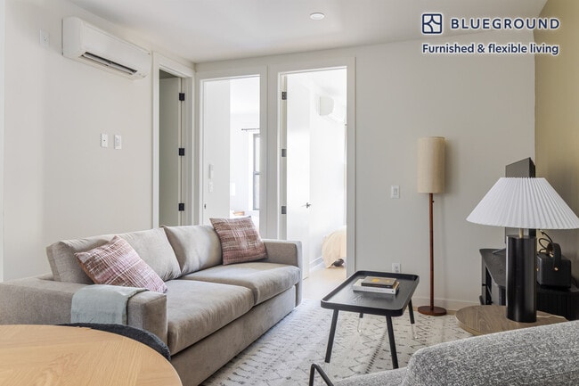 Building Photo - 250 N 6th St Unit FL2-ID1897