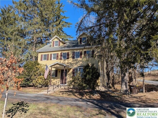 Building Photo - 3470 Rhododendron Dr