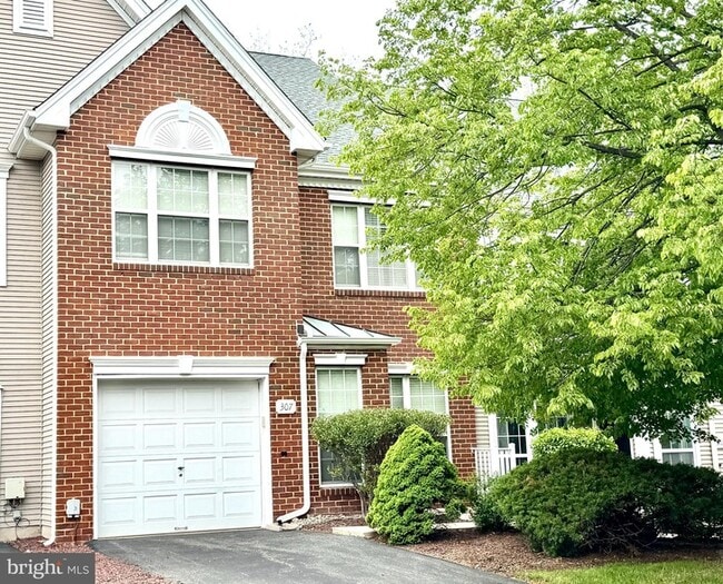 Building Photo - 307 Bollen Ct