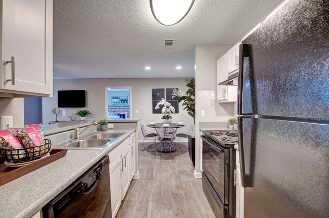 Photo - 200 Braehill Apartments