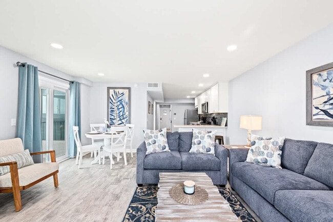 Building Photo - 8743 Thomas Dr Unit FL7-ID1354973P