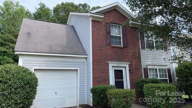 Building Photo - 12111 Stewarts Crossing Dr