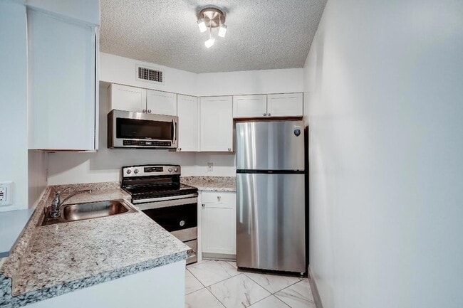 Photo - 212 Lake Pointe Dr Unit 102