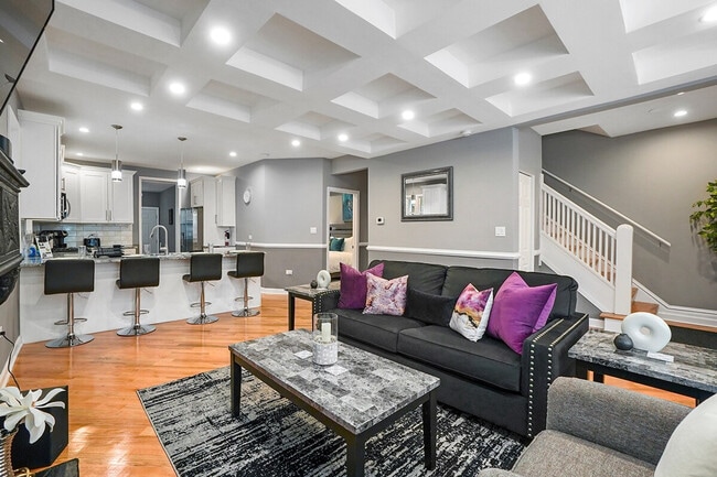 Photo - 8128 S King Dr Unit ID1298094P