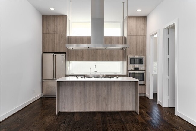 Building Photo - 5857 E Post Oak Ln