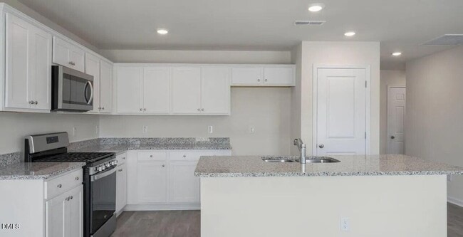 Photo - 216 Olive Br St