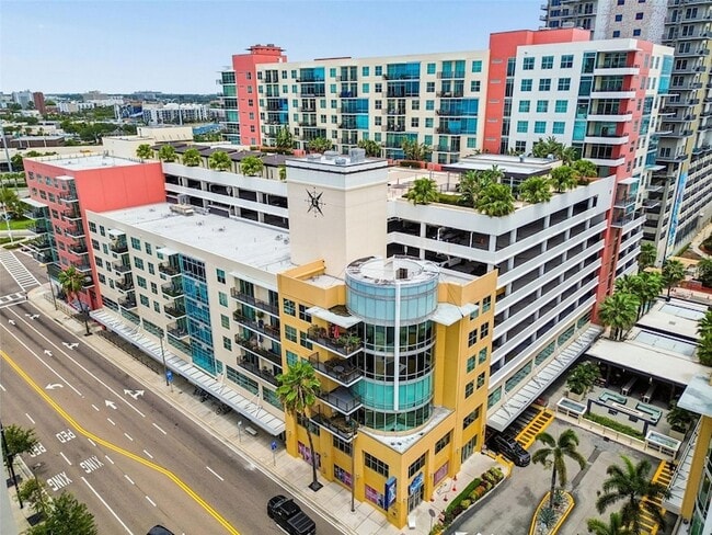 Building Photo - 1120 E Kennedy Blvd Unit 1030W