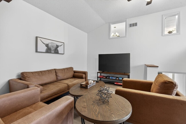 Photo - 453 Chamberlin Dr Unit SI ID1472907P