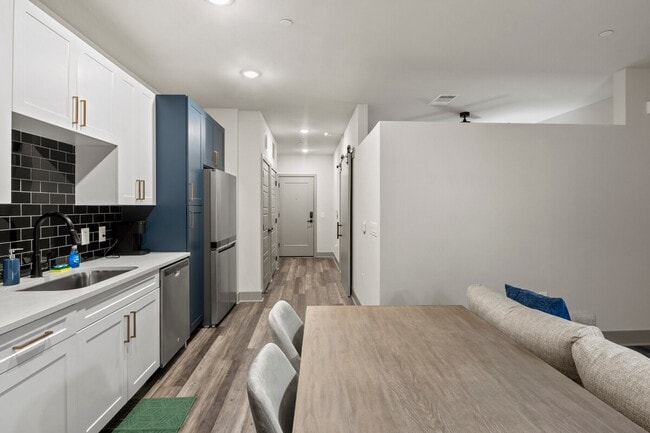 Photo - 2026 Clifton Ave Unit SI ID1312616P