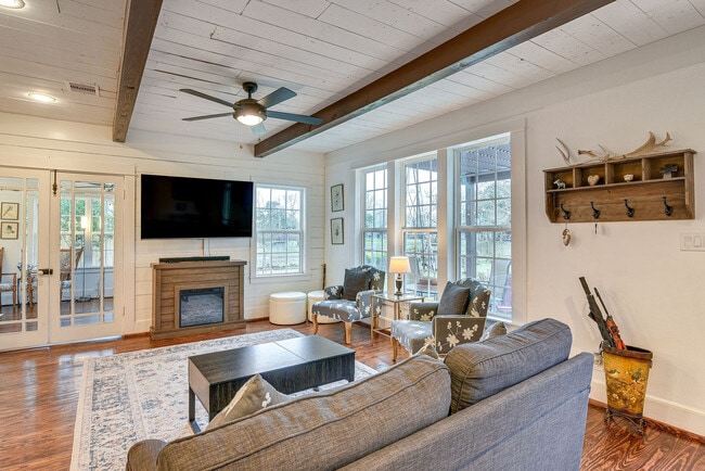 Building Photo - 5313 Palm Dr Unit SI ID1546303P