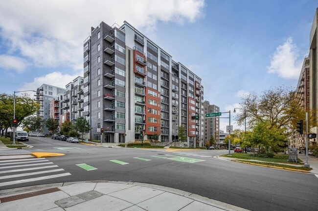 Photo - 309 W Washington Ave