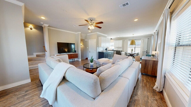 Building Photo - 636 Clay St Unit ID1328091P